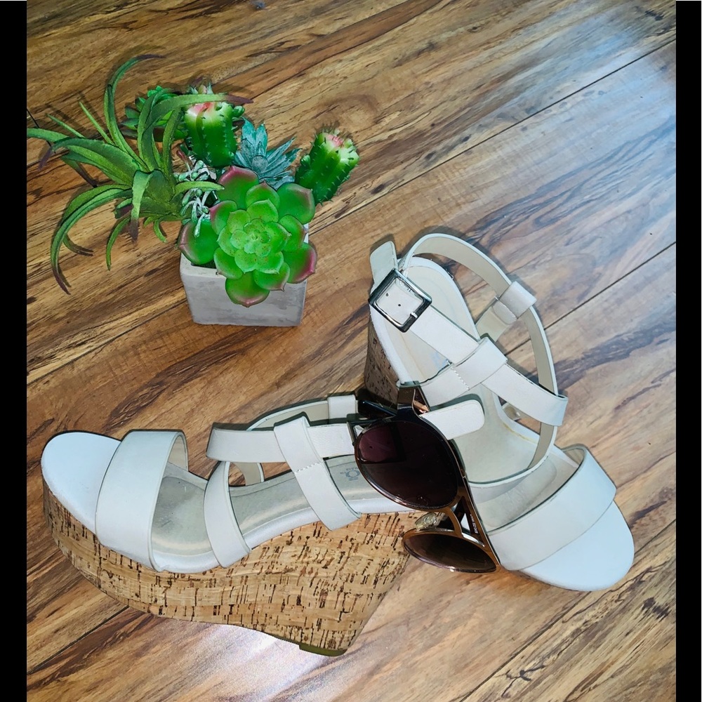Buccō Capensis Beautiful cream wedge heels
